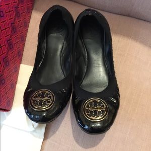 Caroline Black Ballet Flats