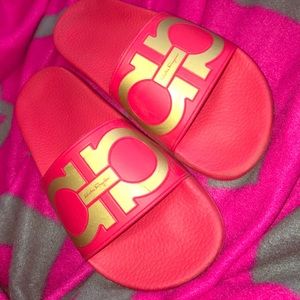 Red and gold LIMITED EDITION Ferragamo Slides. Wmn