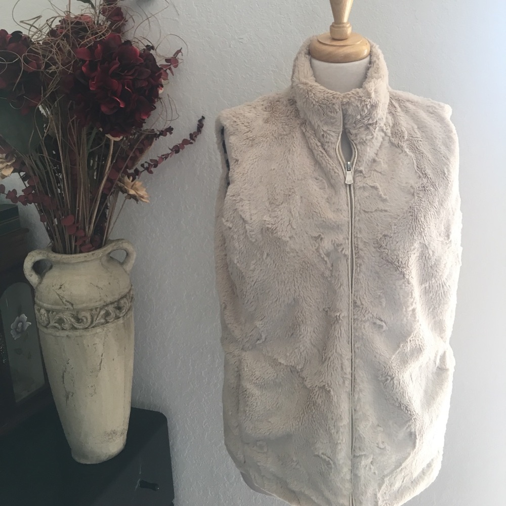 ✨Ellen Reyes-Sz-L- Fur Vest✨ Excellent Condition✨