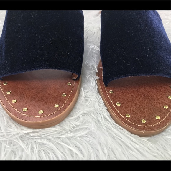 NWOB Steve Madden Mishelle Velvet Flat Sandal - Picture 2 of 5