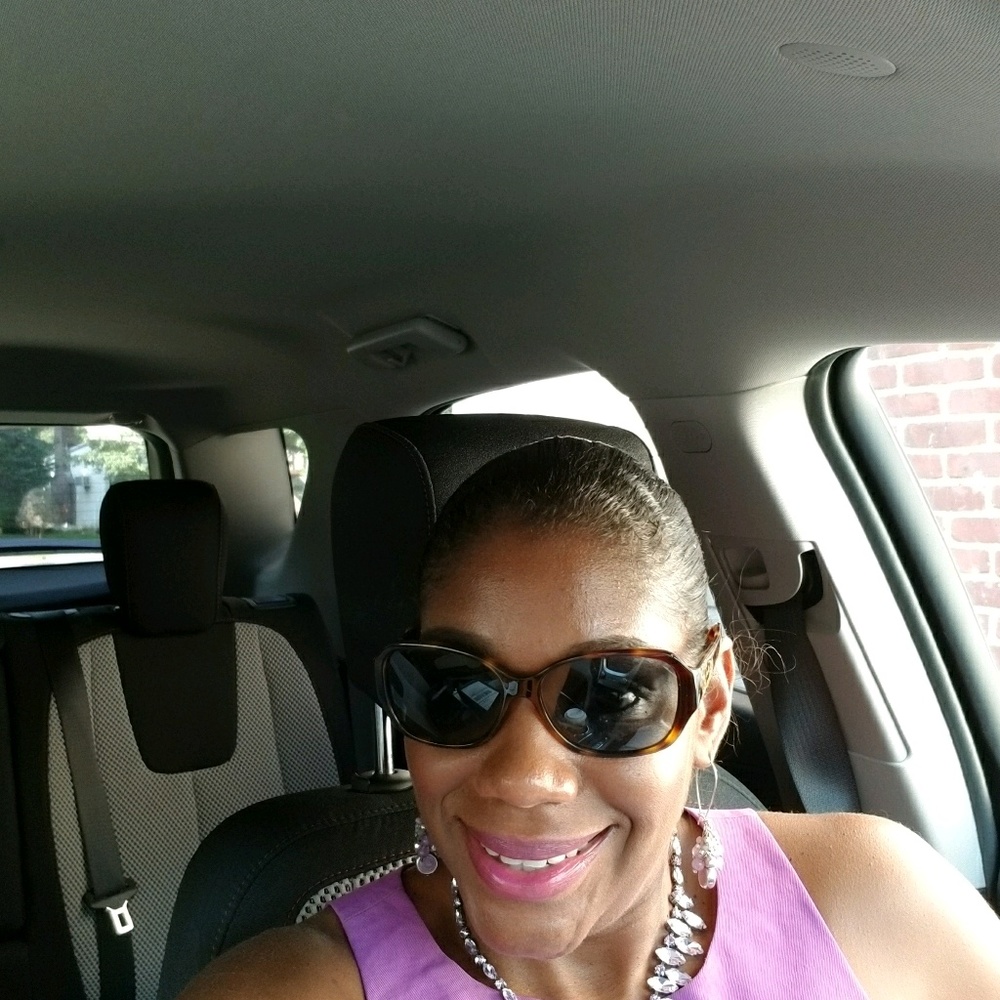 Meet your Posher, Sandy