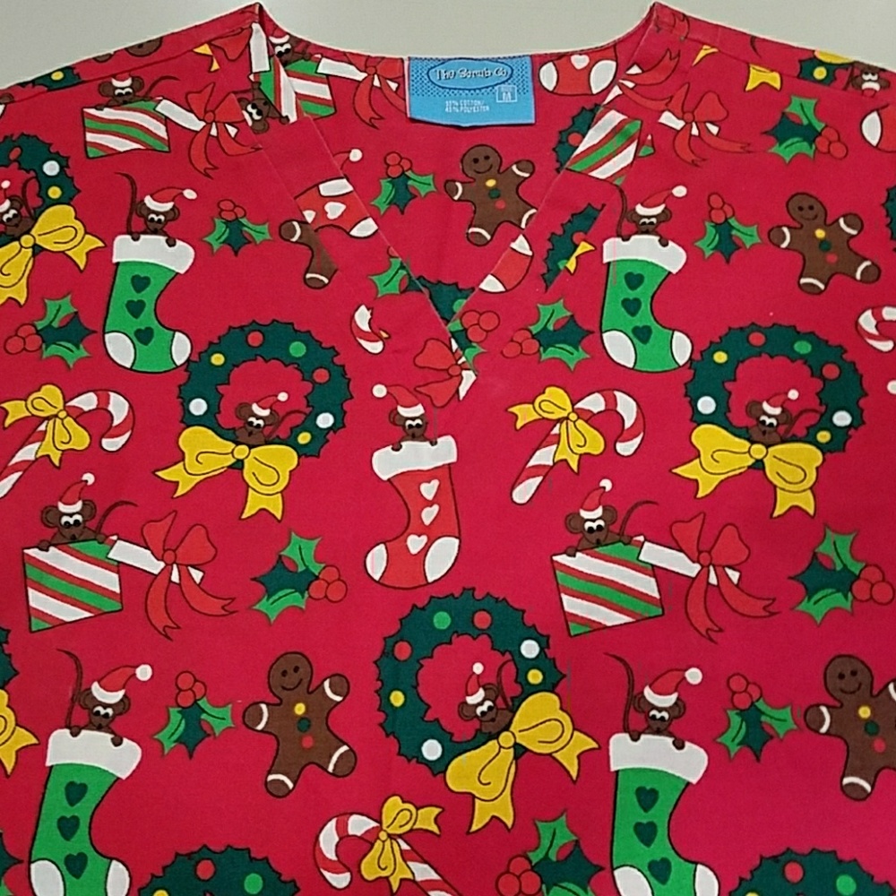 Holiday scrub co. Sz med. 4ty pic true color