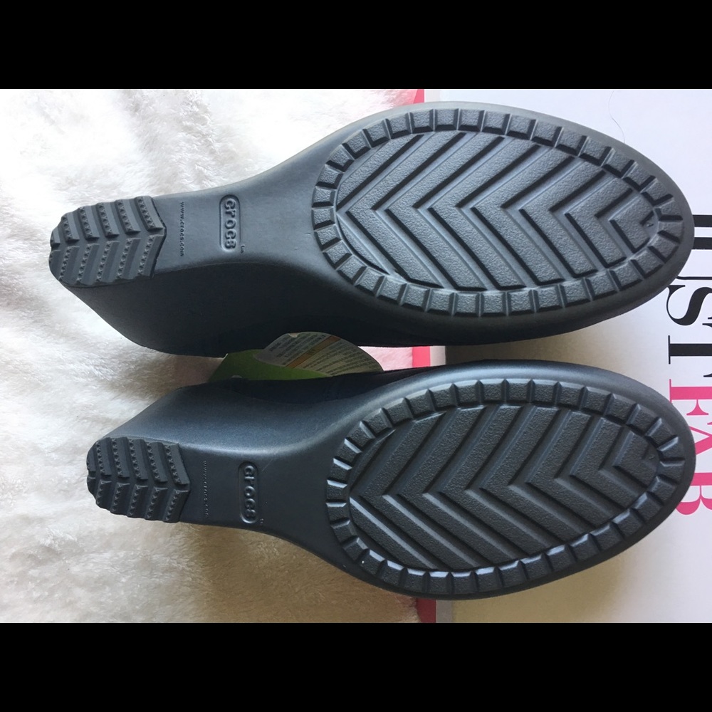 Crocs navy shoes - Picture 3 of 4
