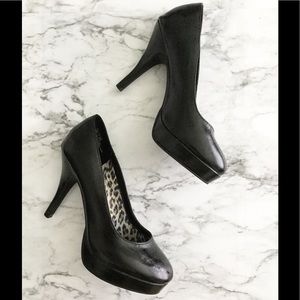 New Kenneth Cole Unlisted Black Heels