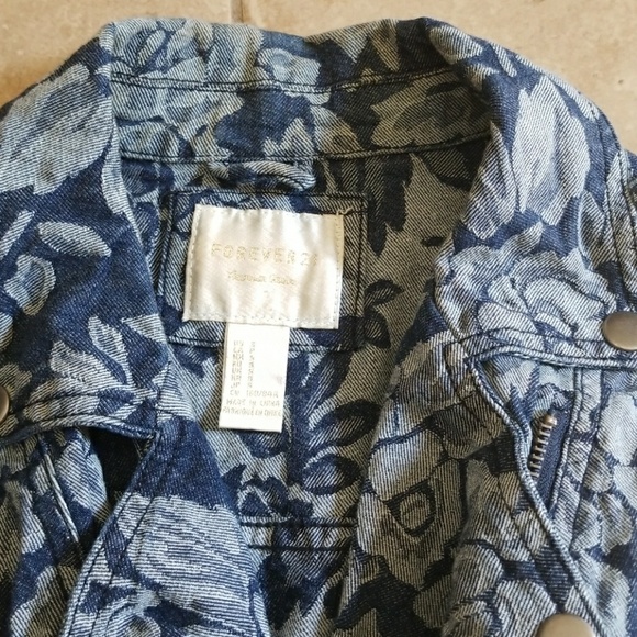 Forever 21 | Floral Denim Vest - Picture 2 of 6