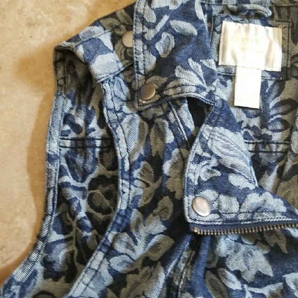 Forever 21 | Floral Denim Vest - Picture 3 of 6