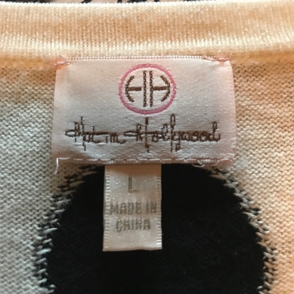 Too - Picture 3 of 3