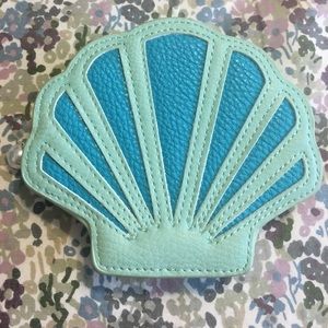 Sea shell coin purse