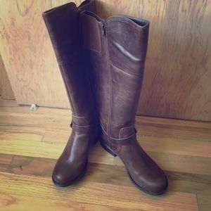 WIDE CALF Brown Riding Boots.