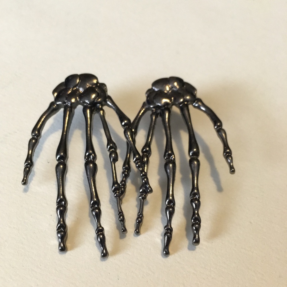 Skeleton hand earrings