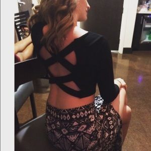 Black long sleeve crop top