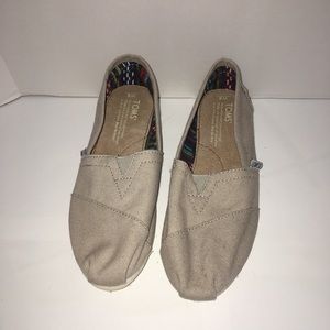 Grey TOMS! Women size 6