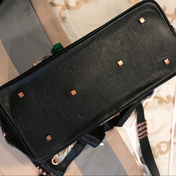 LIKE NEW La Gioe di Toscana by Sharon Gioe fur bag - Picture 4 of 11