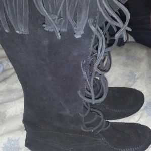 Minnetonka laceup boots sz 9