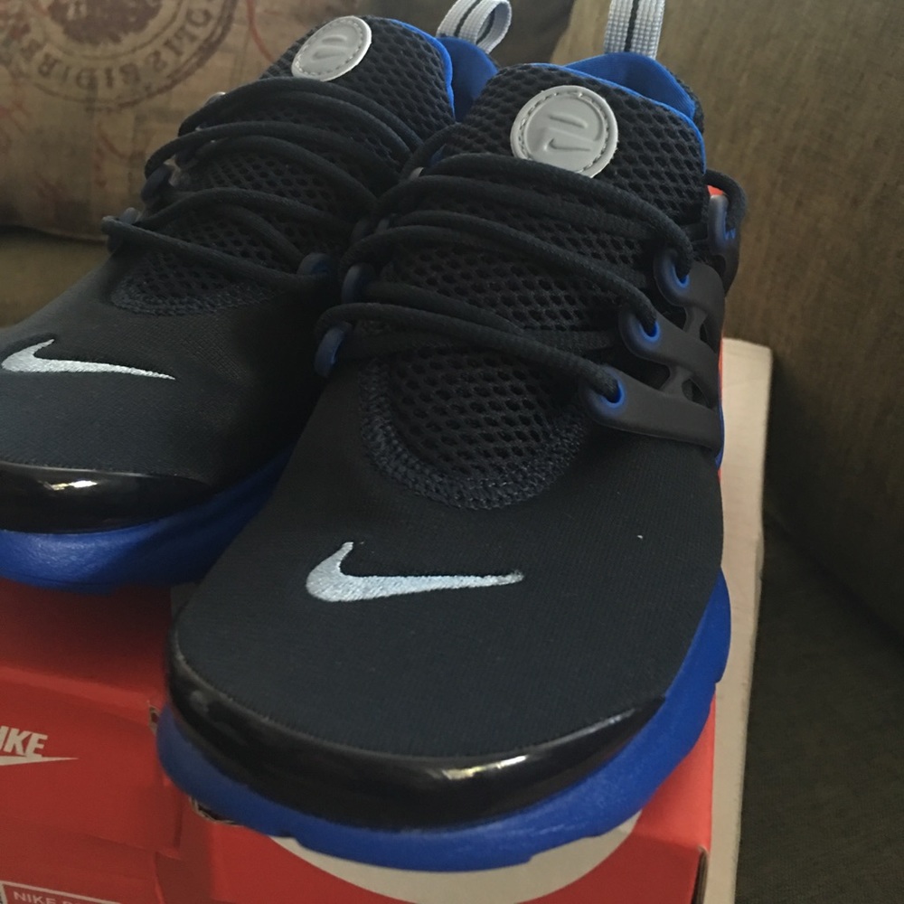 Never worn, boys Nike Presto sneakers