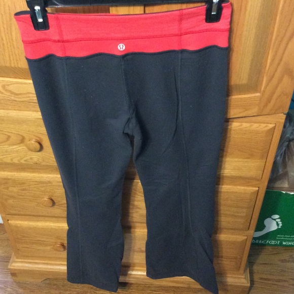 Lululemon yoga pants - Picture 2 of 4