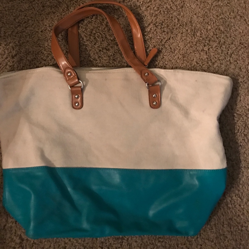 Huge tote