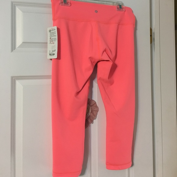 Lululemon Cropped Yoga Pants - Picture 2 of 8