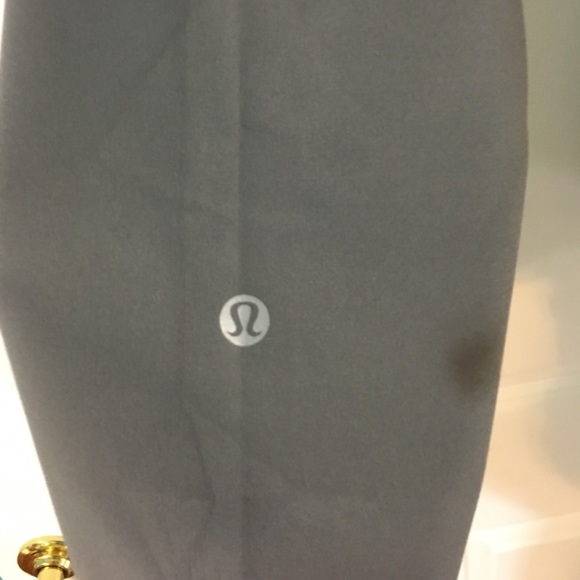 Lululemon Cropped Yoga Pants - Picture 8 of 8