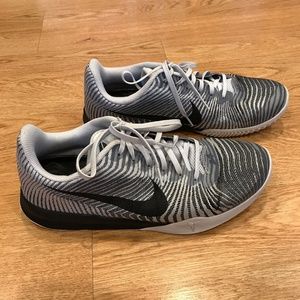 Nike Kobe Men's Mentality 2 Black/White/Cool Grey