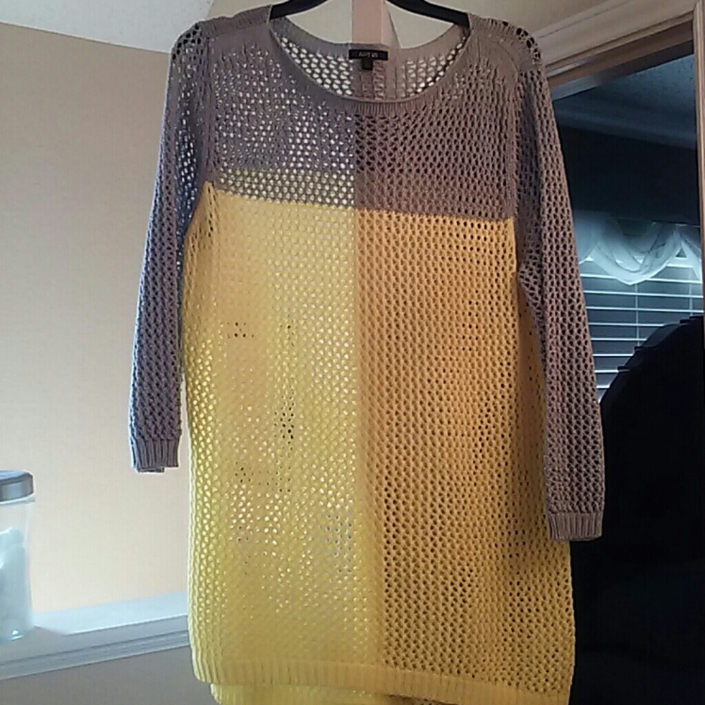 Women's sweater