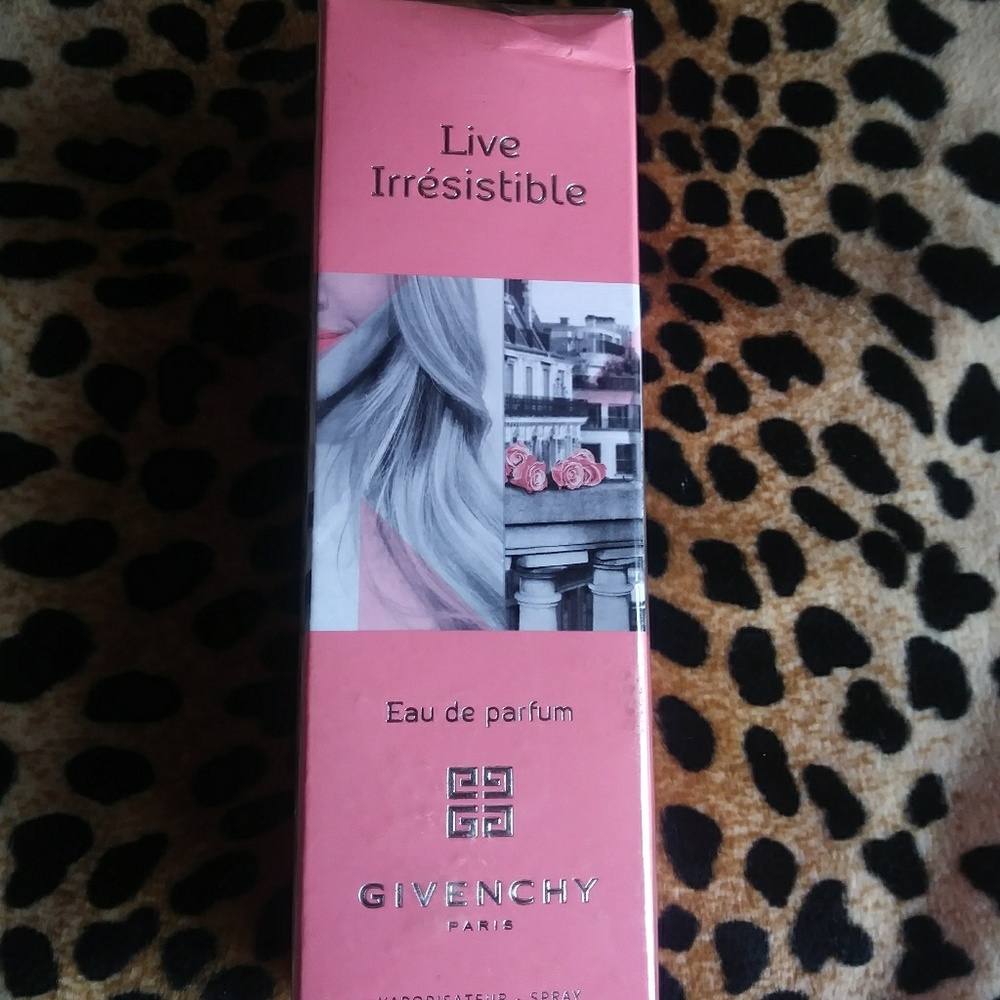 GIVENCHY