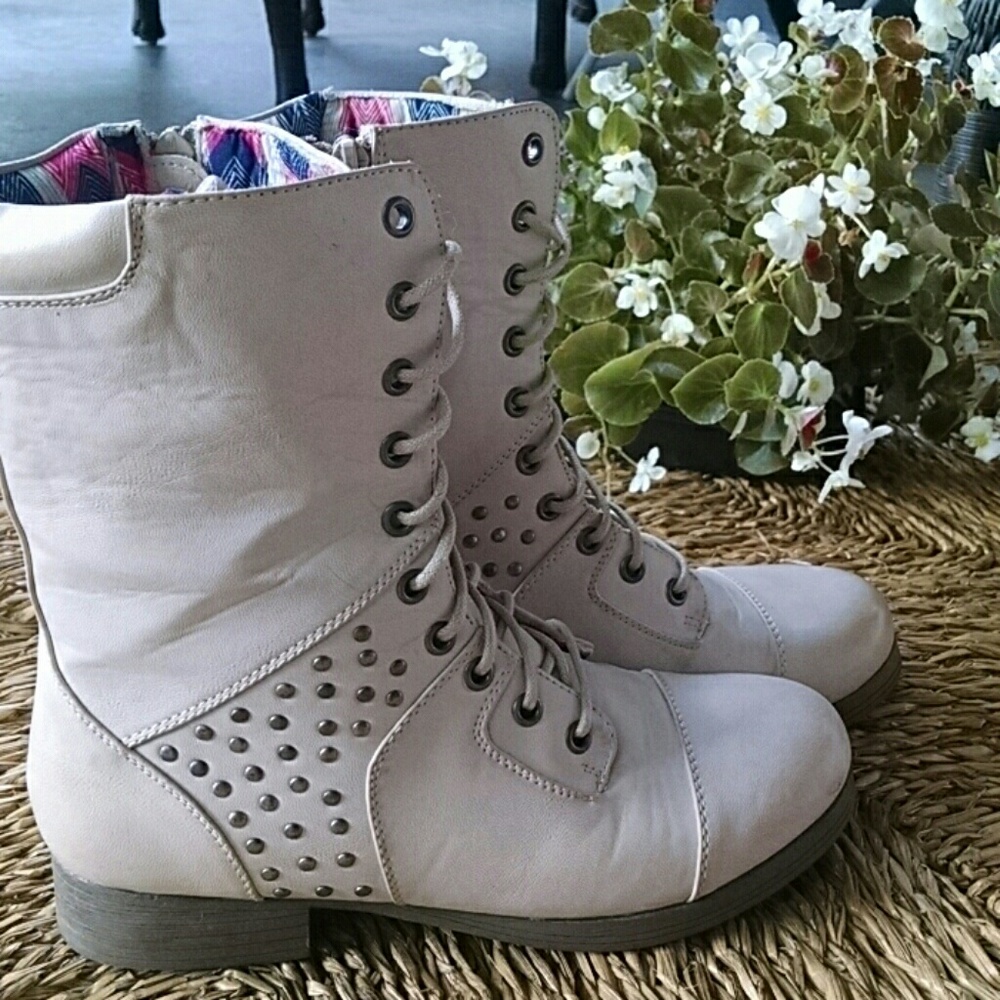 Combat boot