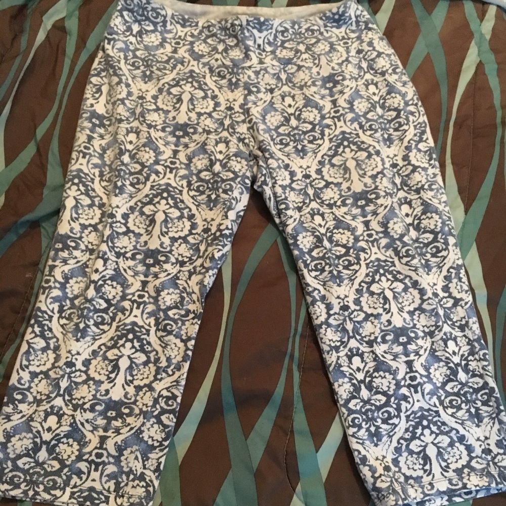 Floral capris! 🌺