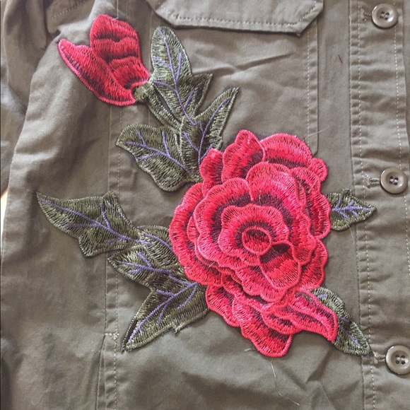NWT Trendy Green Rose Patch Hooded Utility Jacket - Picture 6 of 6