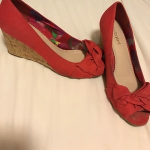 Red wedges