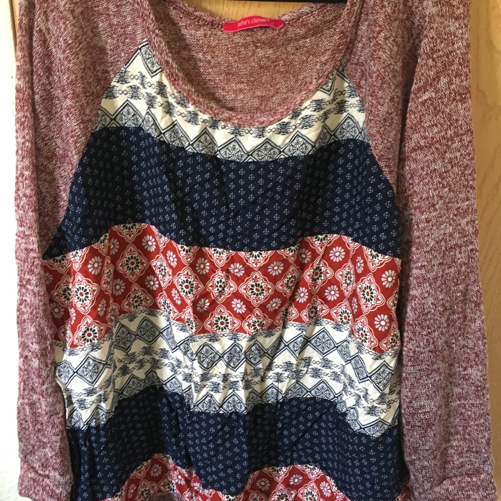 Scoop neck floral shirt