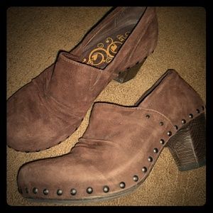 Barely worn! I wear size 8.5. True to size