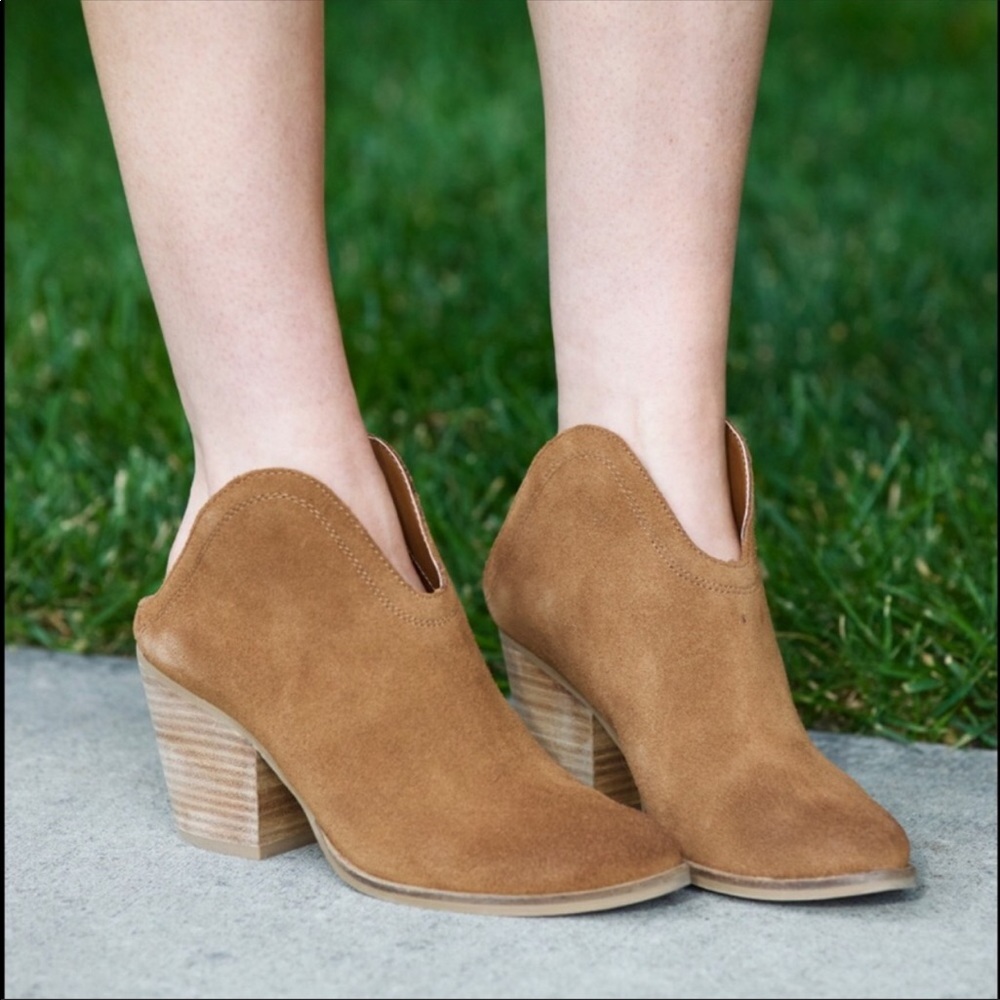 Chinese Laundry Mule