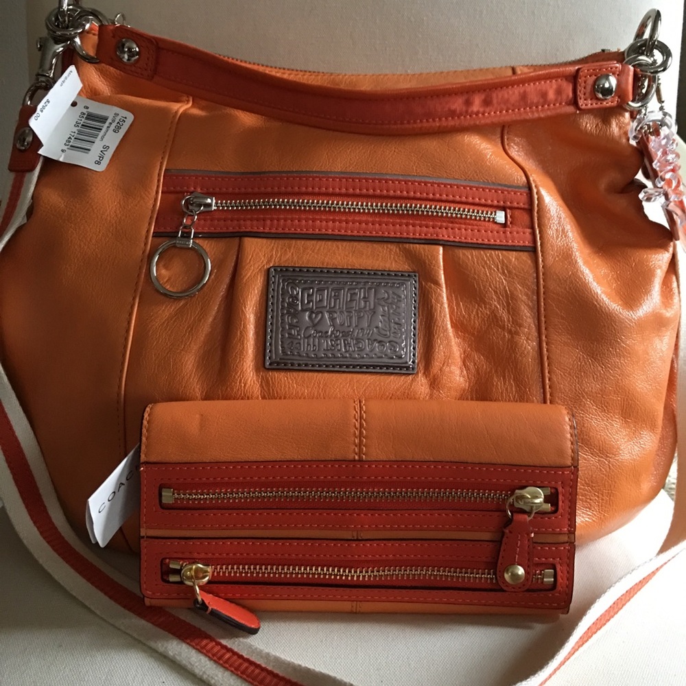 Coach Jazzy Hobo w/Matching Wallet - Very Rare NWT