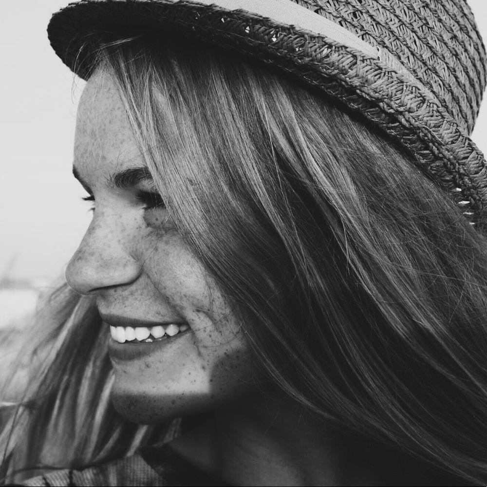 Meet your Posher, Adrienne