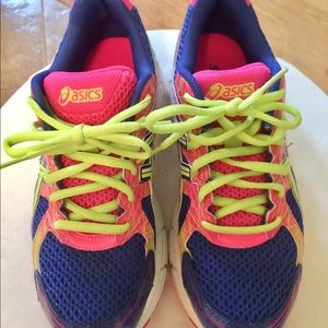 EUC LIKE NEW! BEAUTIFUL COLORFUL SNEAKERS BY ASICS