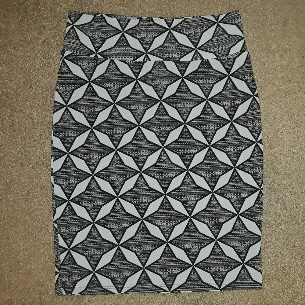 Lularoe Cassie Medium