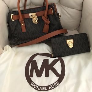 💯Auth.brown mono.MichaelKors satchel 👜w/wallet