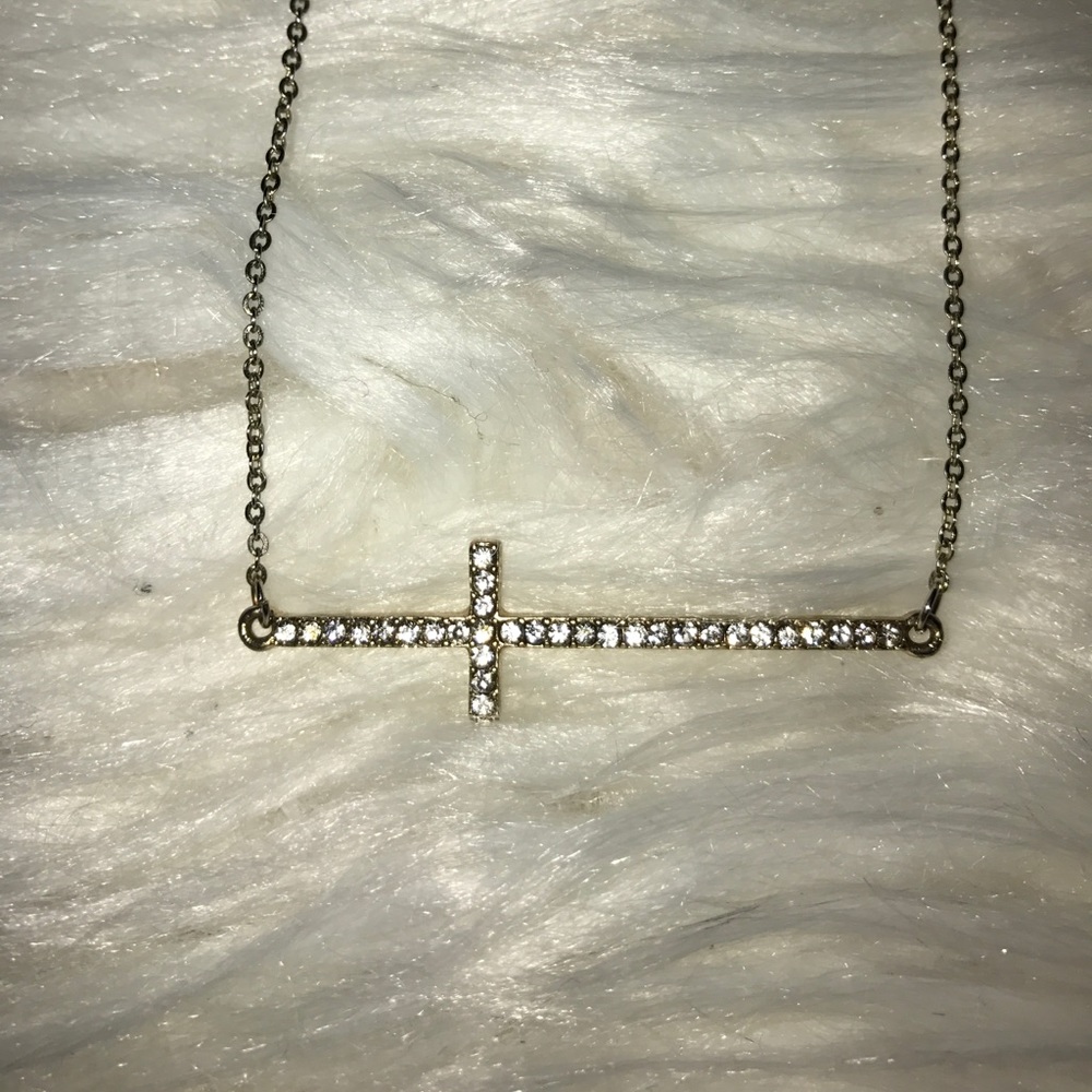 CROSS NECKLACE