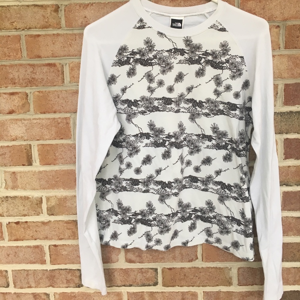 North Face Long Sleeve Dandelion Top Size Large