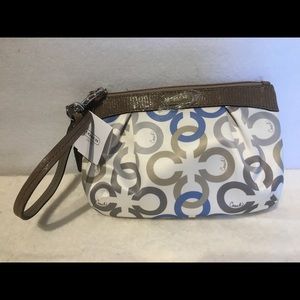 NWT Coach Clover Print MD Pleated Wristlet F48713