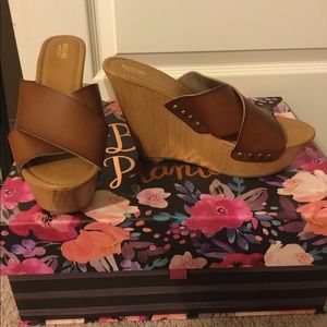 *REDUCED*Mossimo Criss Cross Wooden Wedge Sandal
