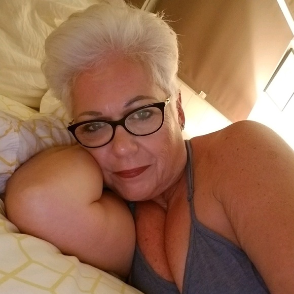 Meet your Posher, Laura - Picture 1 of 1