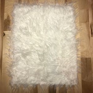 FAUX FUR RUG