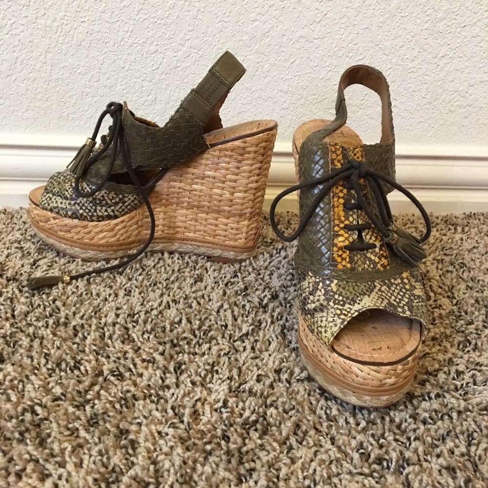 Sam Edelman Wedge Size 6