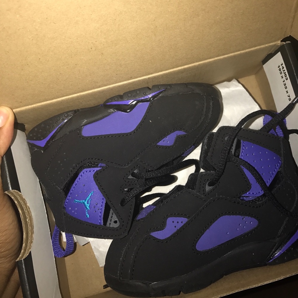 Jordan toddler size 6C - True Flight BT