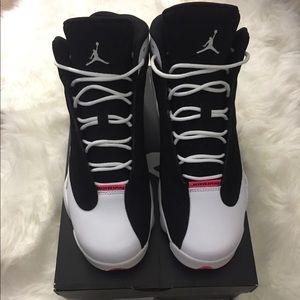 SOLD Air Jordan Retro 13 : Black/Hyper Pink/White
