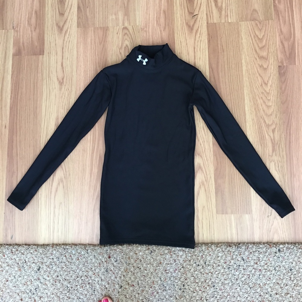 Under Armor long sleeve shirt