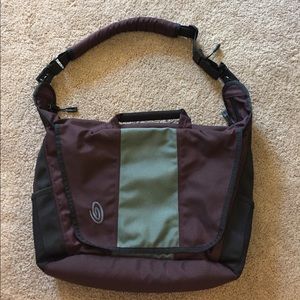 Timbuk2 Messenger Bag Medium Purple Gently Used