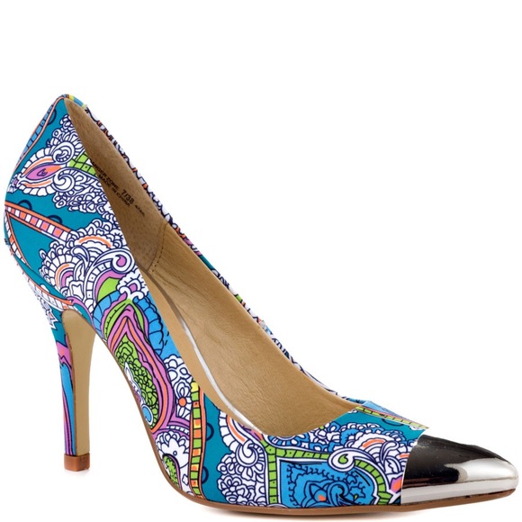 Chinese Laundry Danger Zone Heels - Picture 2 of 7